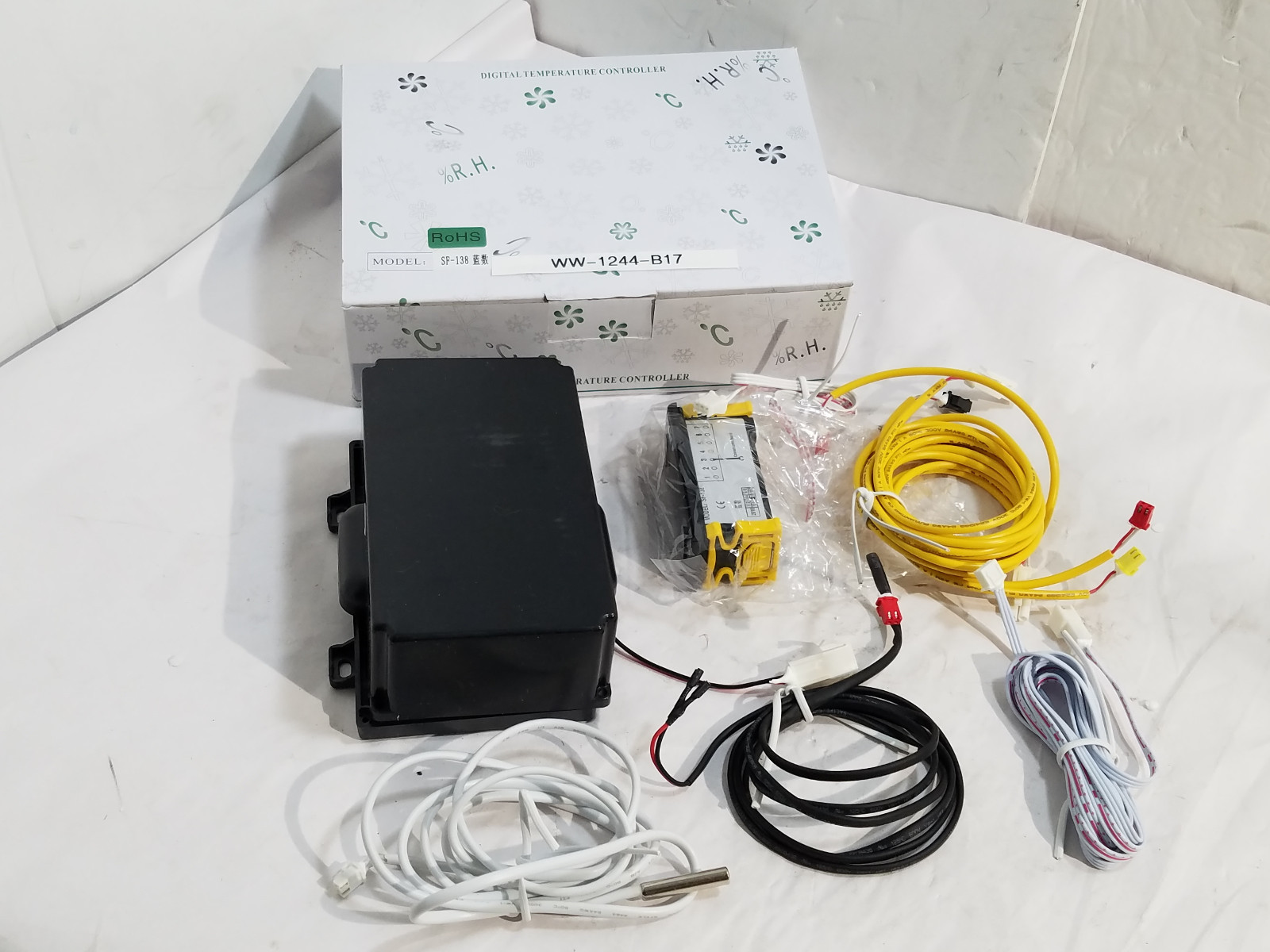 New Shangfang ROHS Digital Temperature Controller Model SF-138