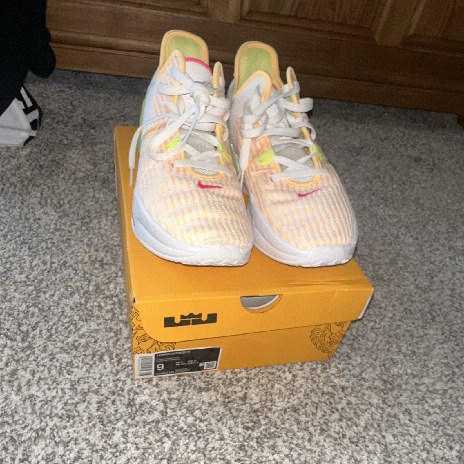 Nike LeBron Witness 6 Women's Low Top Lace-Up Mesh White Melon Tint CZ4052-101