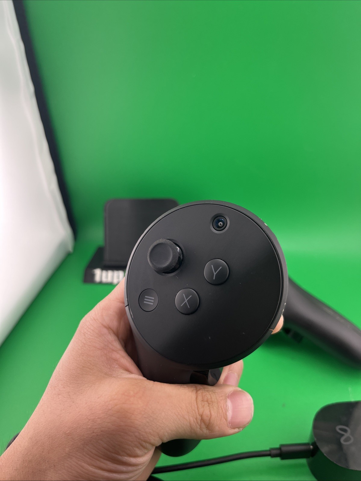 Meta Quest Pro VR Controllers LW9VM4 With Charger (T01)