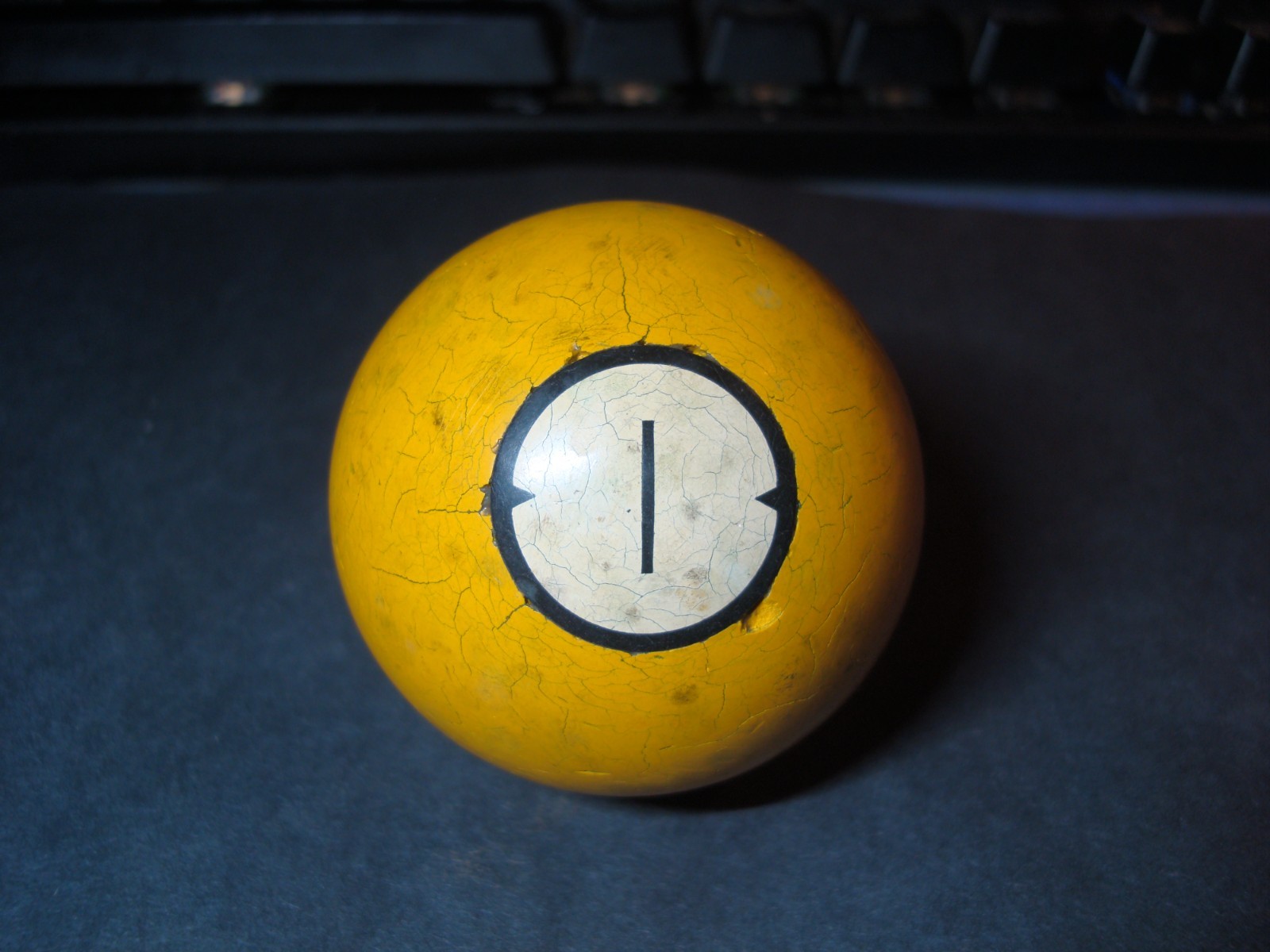 Brunswick Ivorylene Dart clay balls
