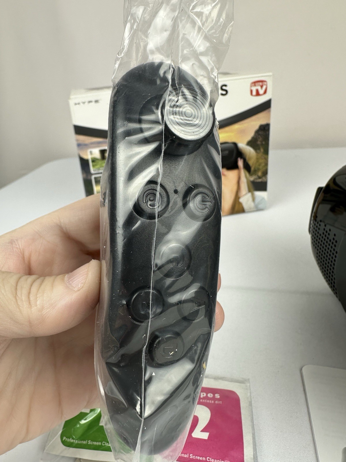 Cynocular's VR Virtual Reality App 3D Glasses Adjustable Headset Plus Remote New