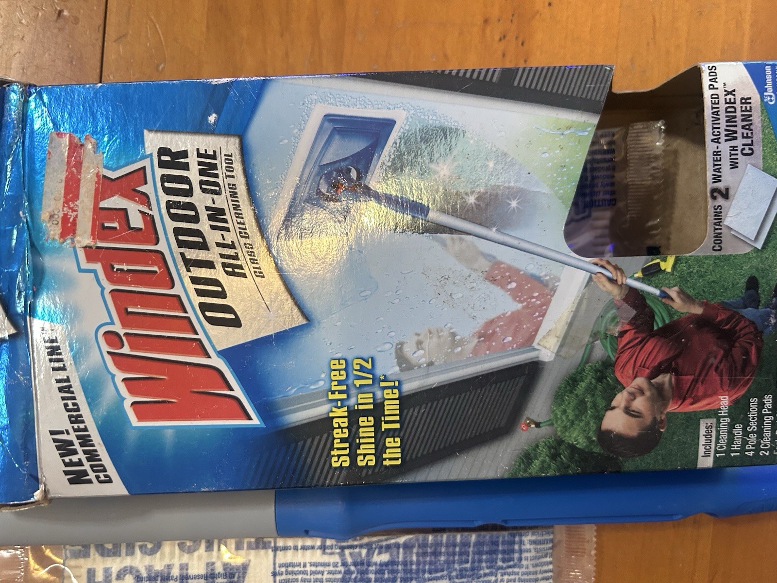 windex outdoor all-in-one glass cleaning tool