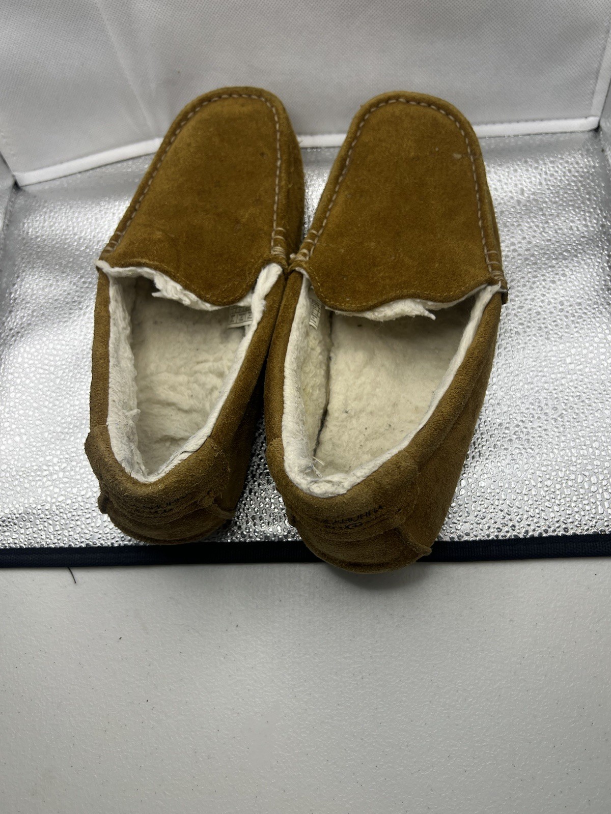 koolaburra by ugg mens slippers size 9. B