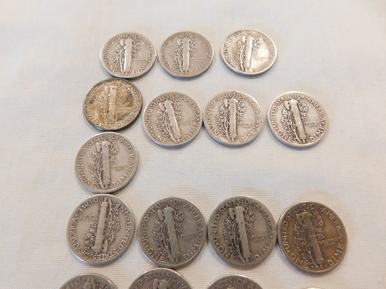 18 Mercury 90% Silver Dimes Cool