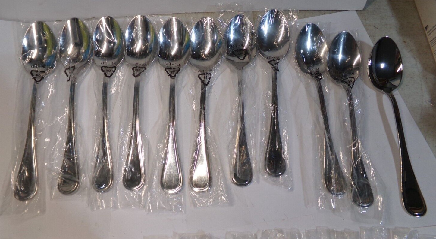 GOURMET STANDARD Stainless Flatware Silverware - 18 knives and 11 tablespoons