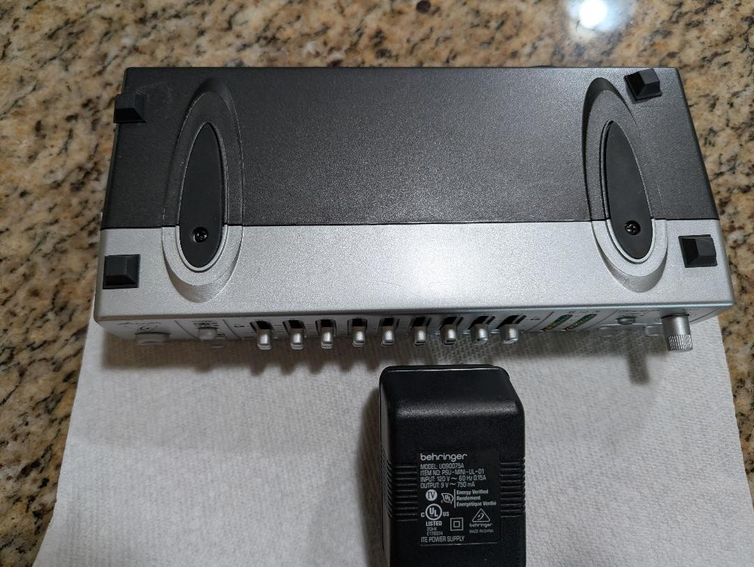 Behringer MiniFBQ FBQ800 Ultra-Compact 9-Band Graphic Equalizer