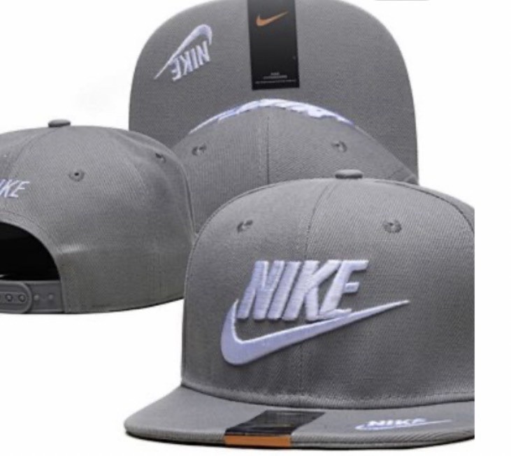 NWT Nike Classic 99  baseball cap One Size Fits All SnapBack Hat