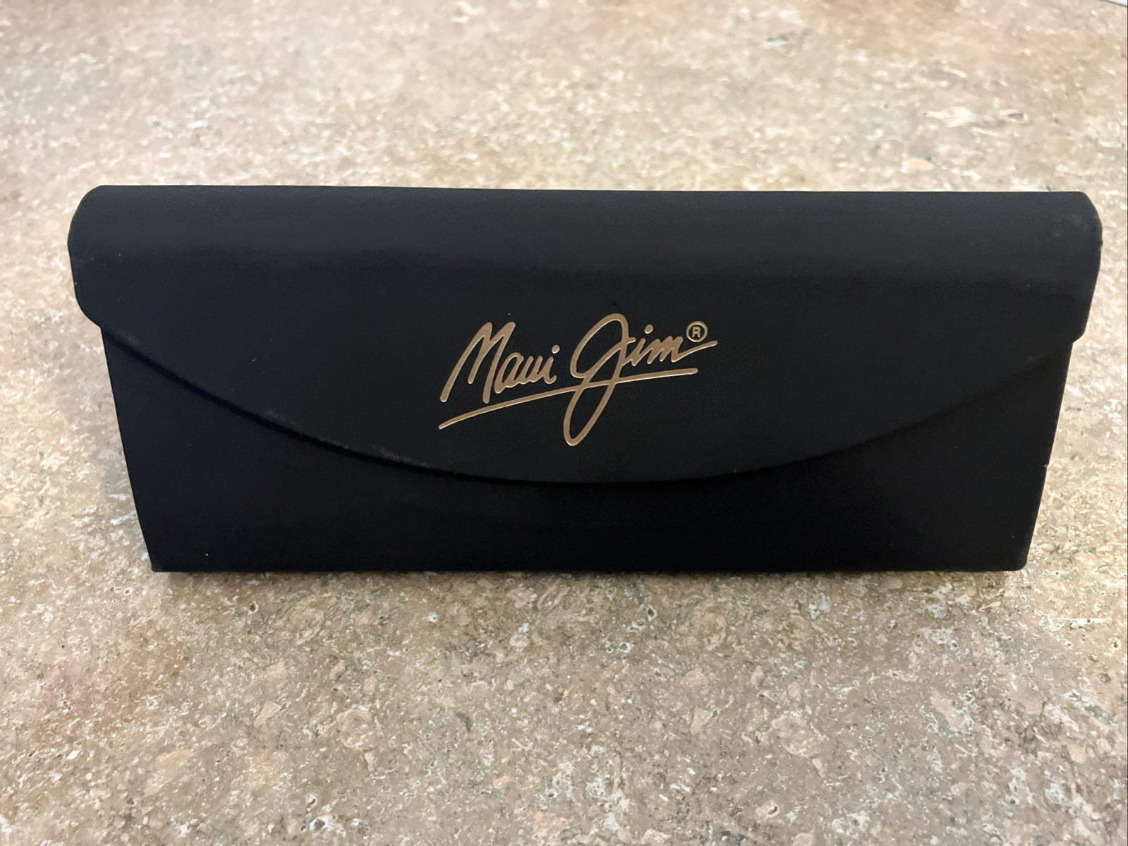 MAUI JIM EYEGLASSES  SUNGLASSES CASE TRIANGULAR SEMI SOFT BLACK