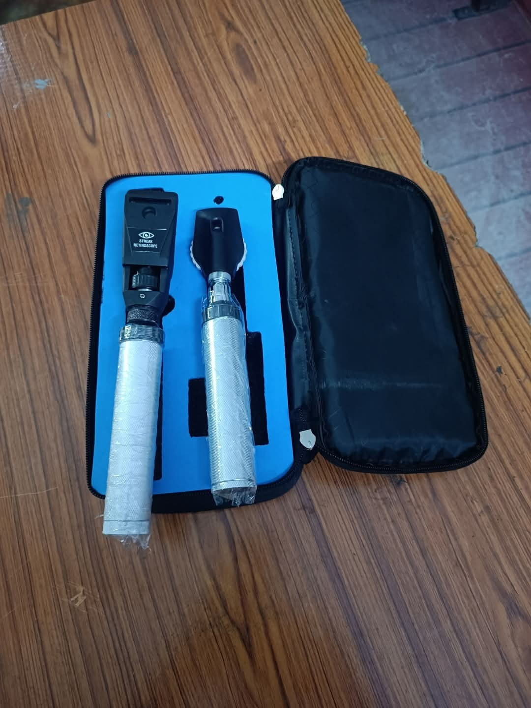 Comboset of Streak retinoscope and direct ophthalmoscope  Rechargeable