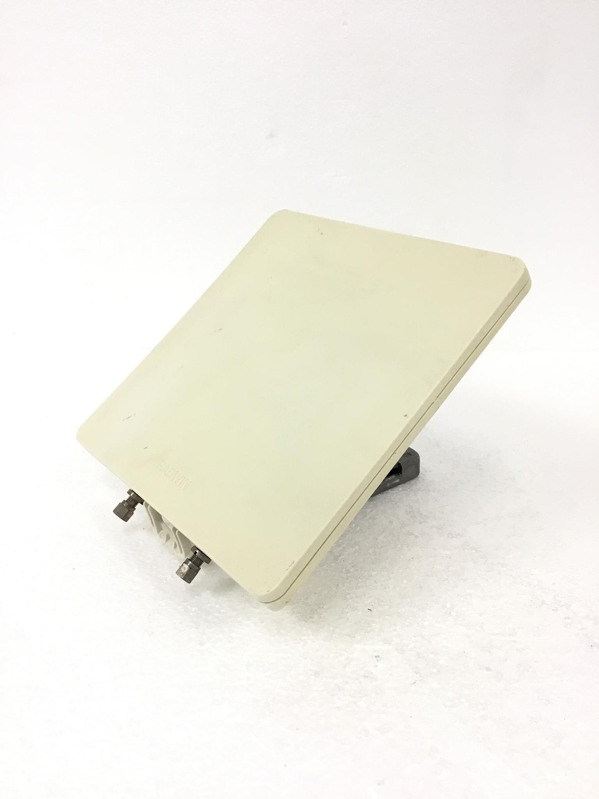 Radwin 5000 SU-Pro RW5600-0P58 Wireless Unit w/ Pole Bracket – Used Working