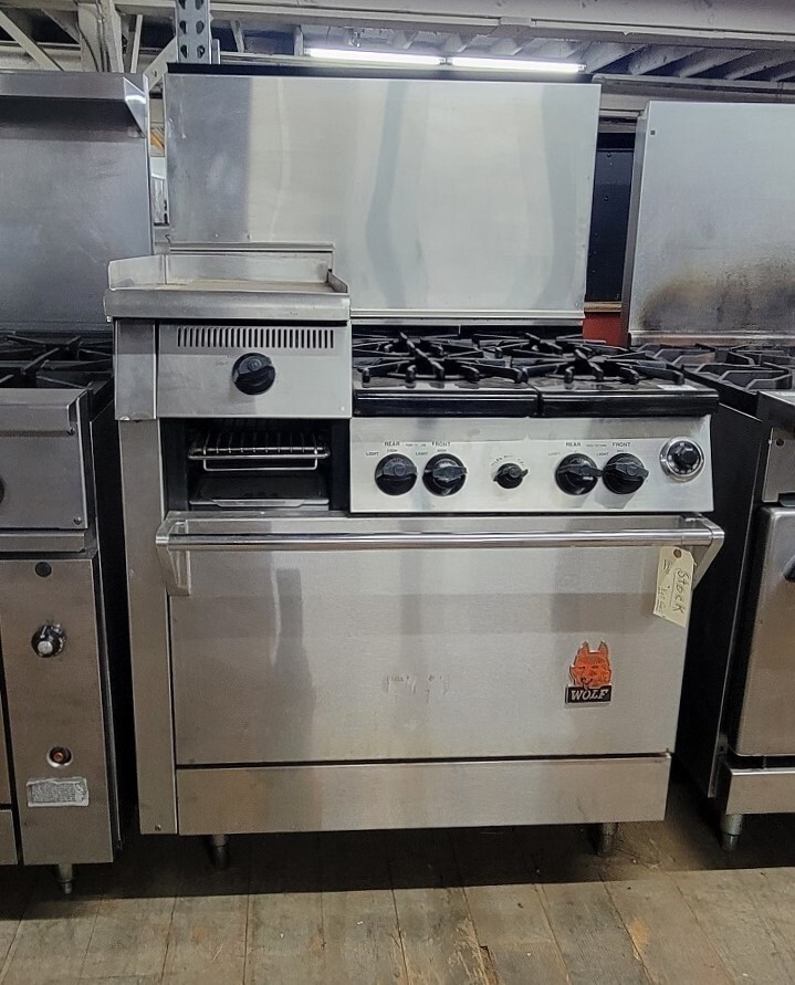 Wolf Range Com/Home 4OB with 12" griddle