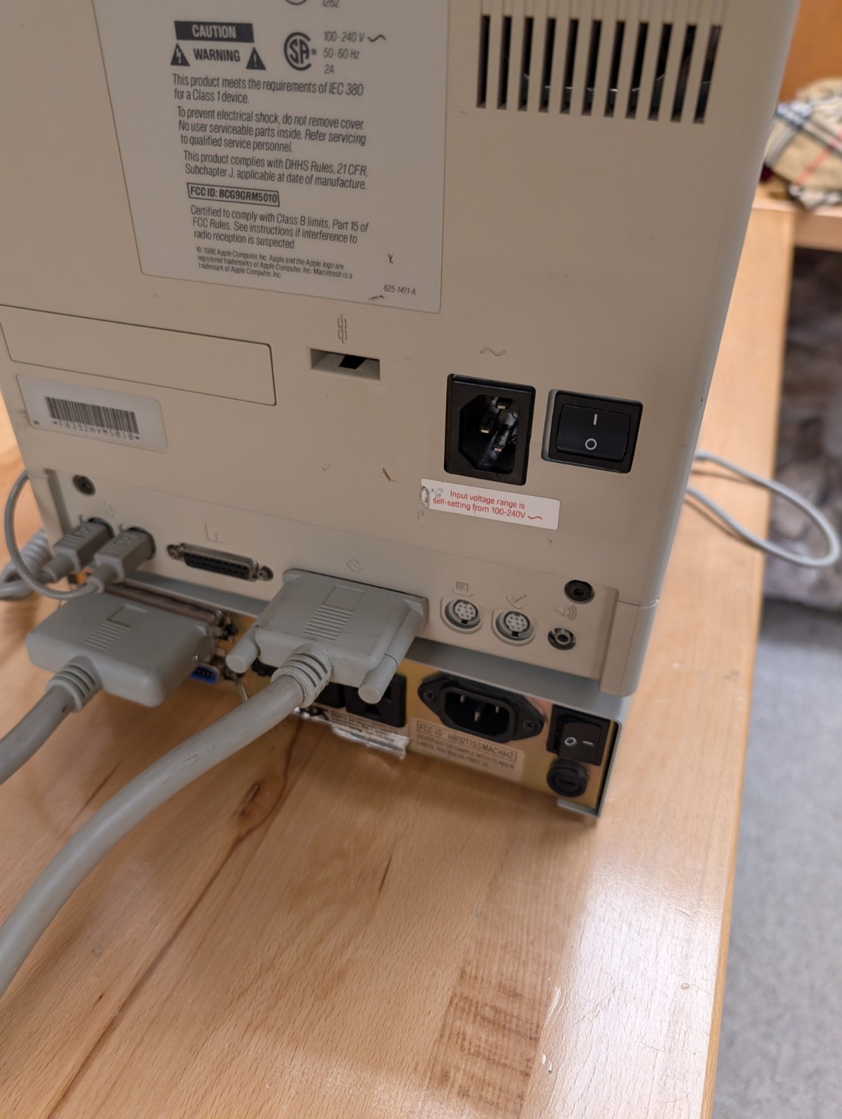 Apple Macintosh SE M5010 Vintage Computer with Keyboard/Mouse untestedREAD DESC