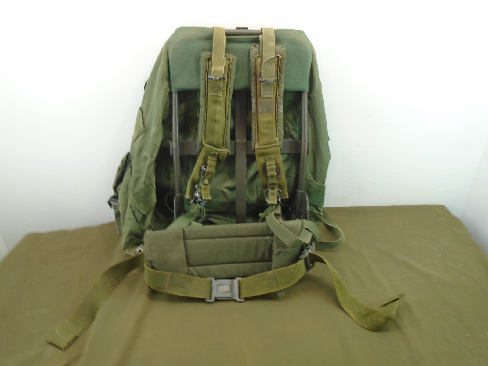 US Military LC Large Alice Field Pack w/ Frame Kidney Belt Shoulder Straps FP-32