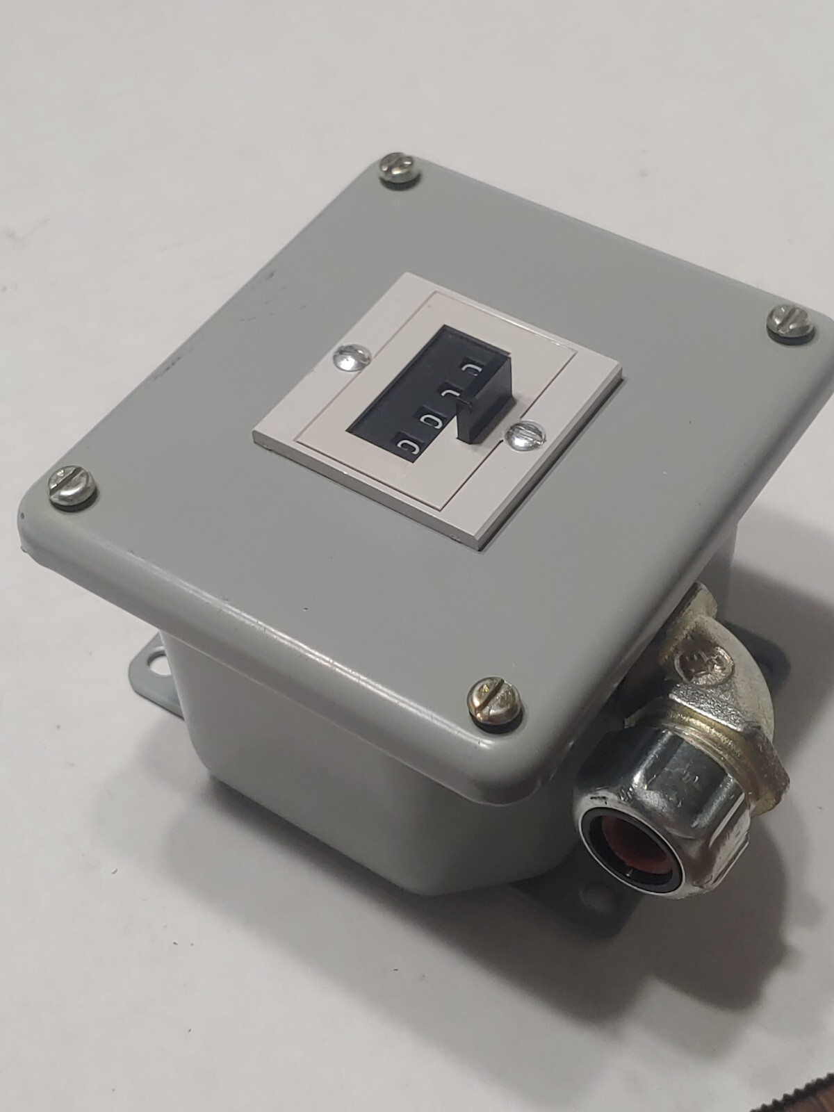 Redington P2-4904 Counter 4-Digit 115VAC 3W with Hoffman A-443DSC ENCLOSURE