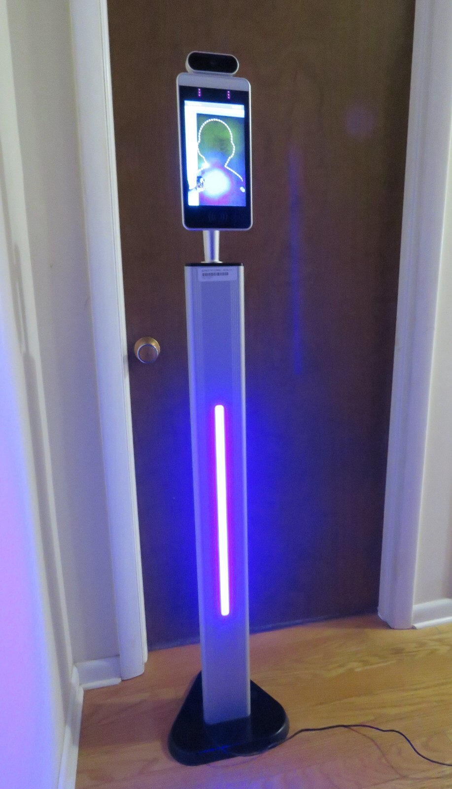 DSI Floor Stand Face Recognition Touchless Temperature Check Kiosk