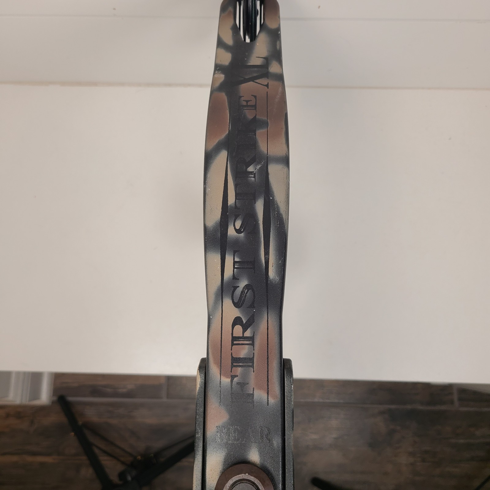 Vintage Bear First Strike XL Archery Compound Bow Camo