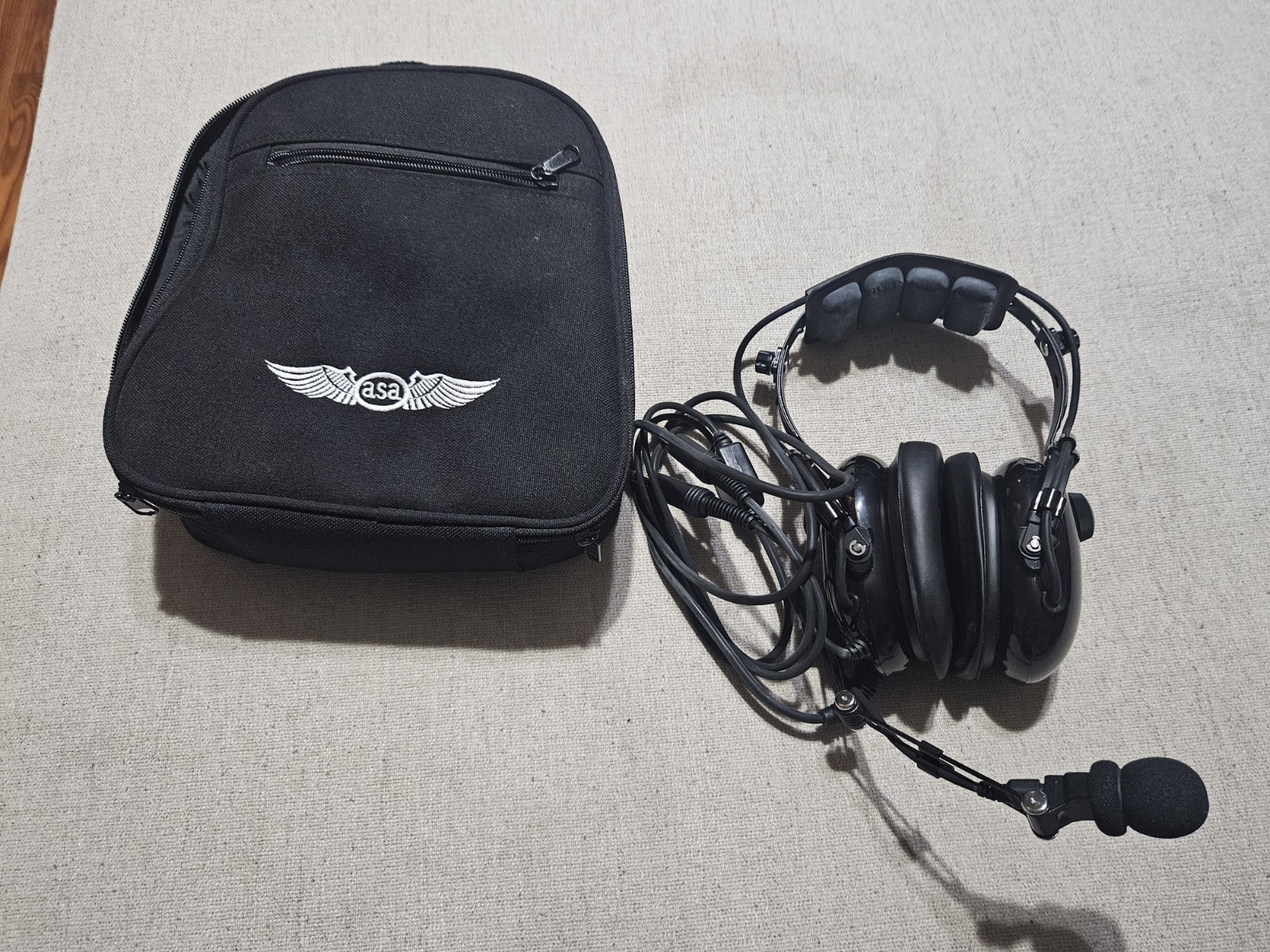 Asa Air Classics HS-1A Aviation Headset Two-Prong Plug Black Pilot With Case