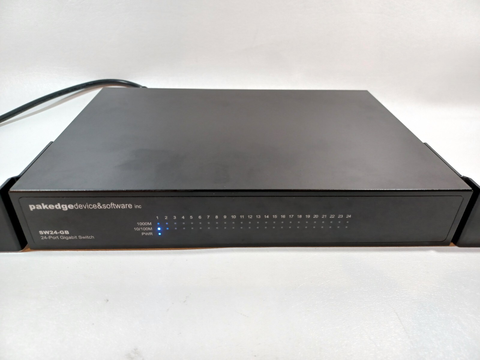 SW24-GB 24 PortGigabit Ethernet Switch Model Number: SW24-GB