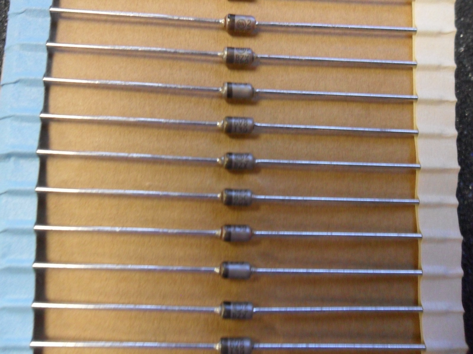 BZX85C6V8 6.8V 1W 5% DIODE ZENER DO-41 ON SEMI (100 PER LOT)