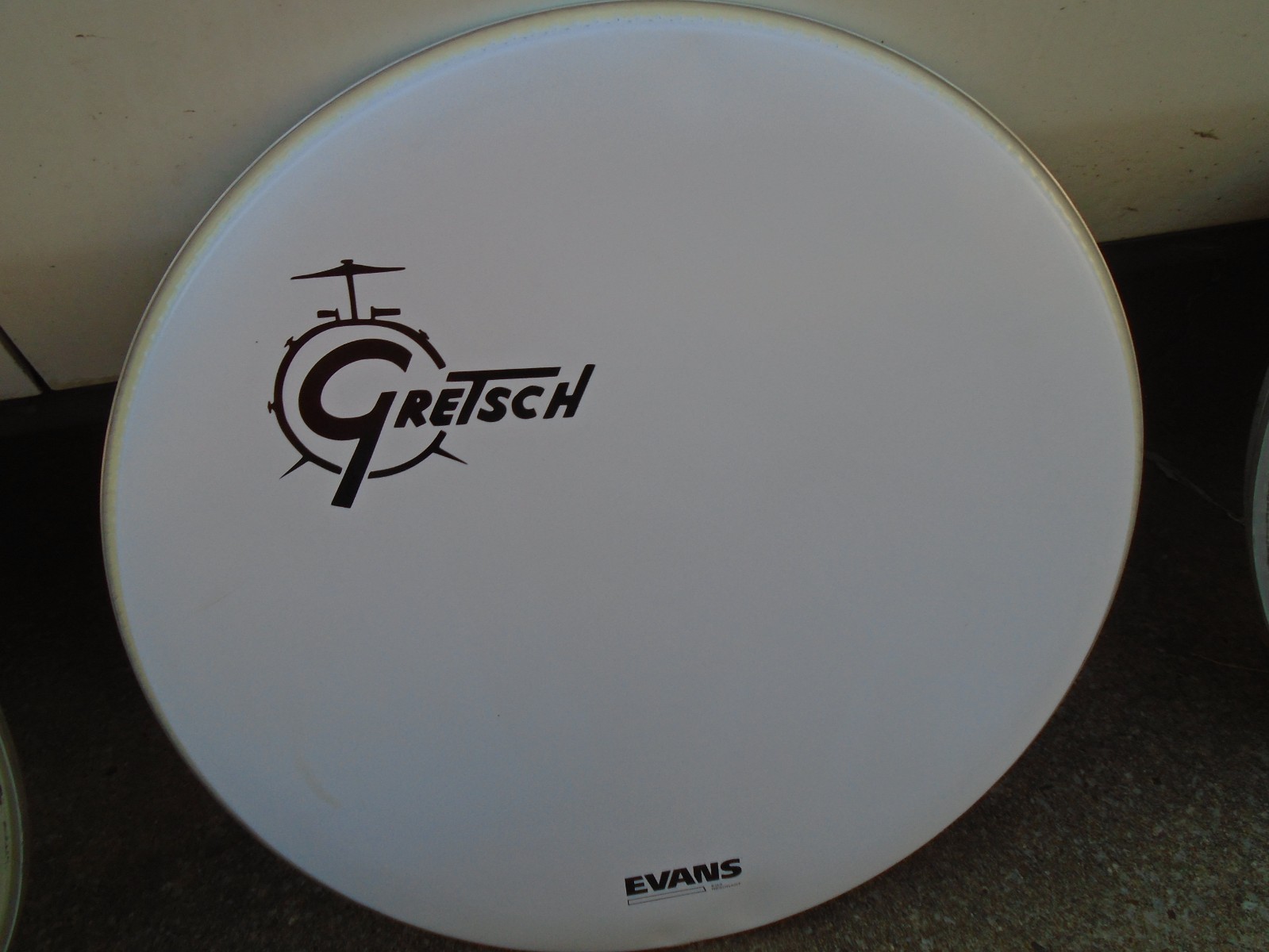 EVANS EQ RESONANT 22" GRETSCH BASS DRUM off set LOGO FRONT HEAD-VG!
