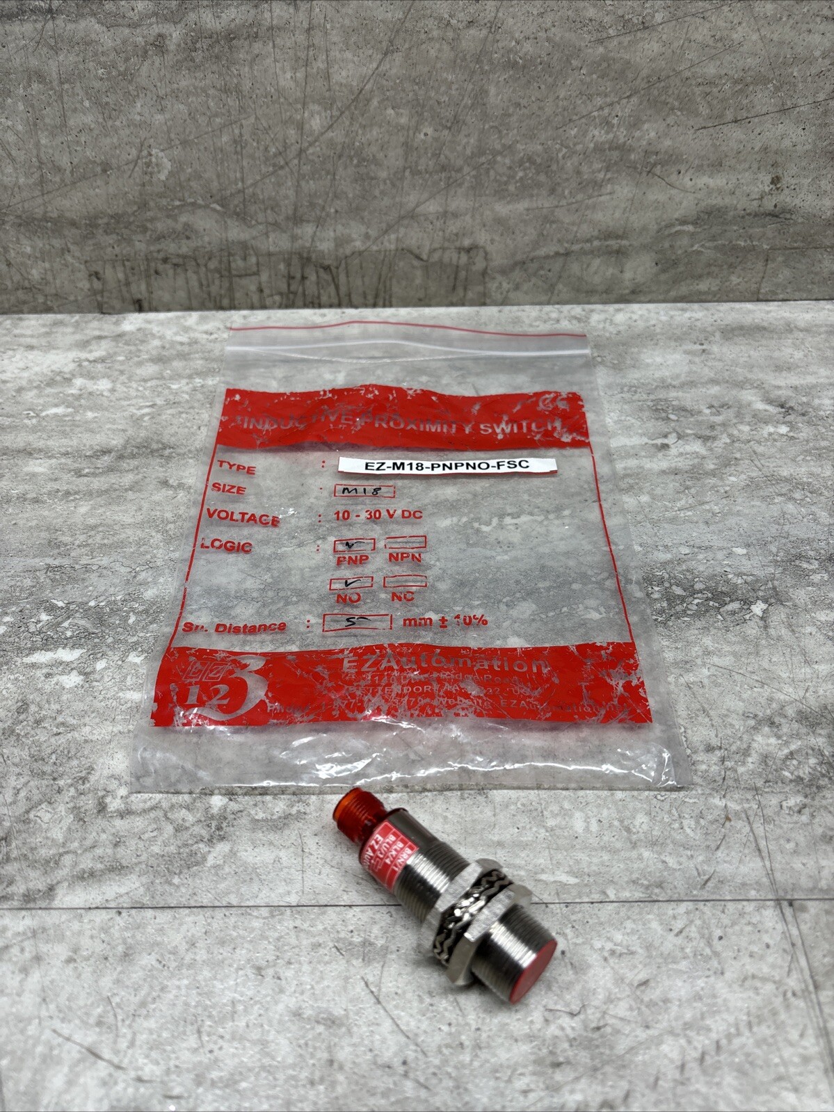 EZ Automation EZ-M18-PNPNO-FSC Inductive Proximity Sensor, 10-30VDC, New
