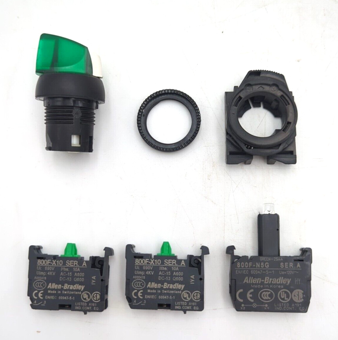 Allen Bradley 800FP-LSM23, 800F-X10, 800F-ALP, 800F-N5G, 22mm green switch Used