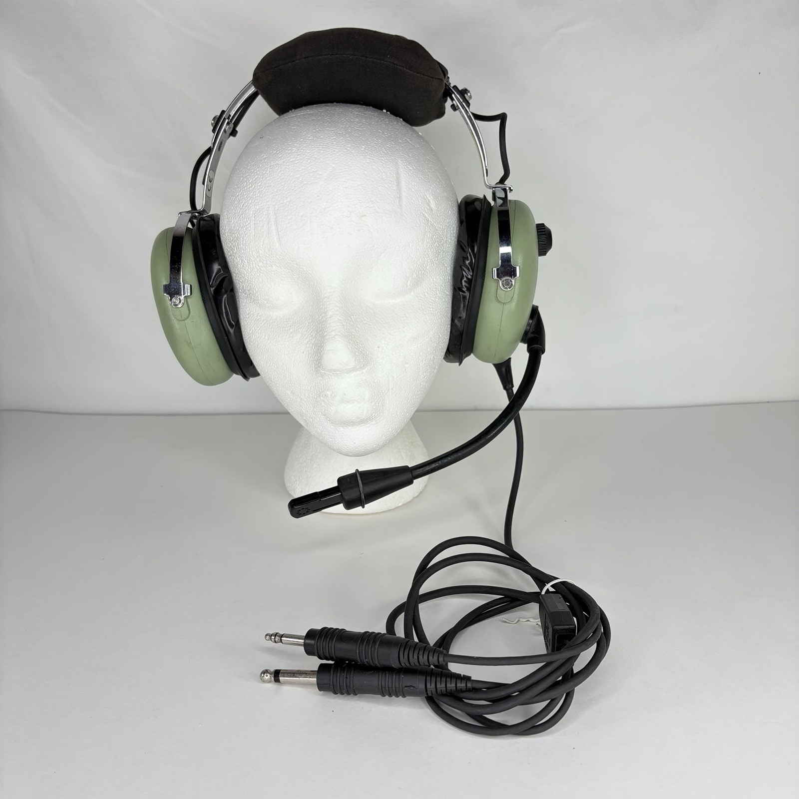David Clark H10-13.4 Aviation Headset Missing Mic Cover