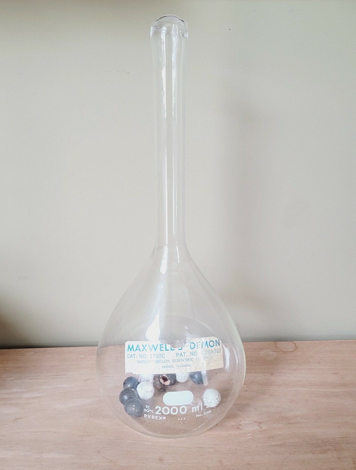 Maxwell's Demon Thermodynamics Experiment Example