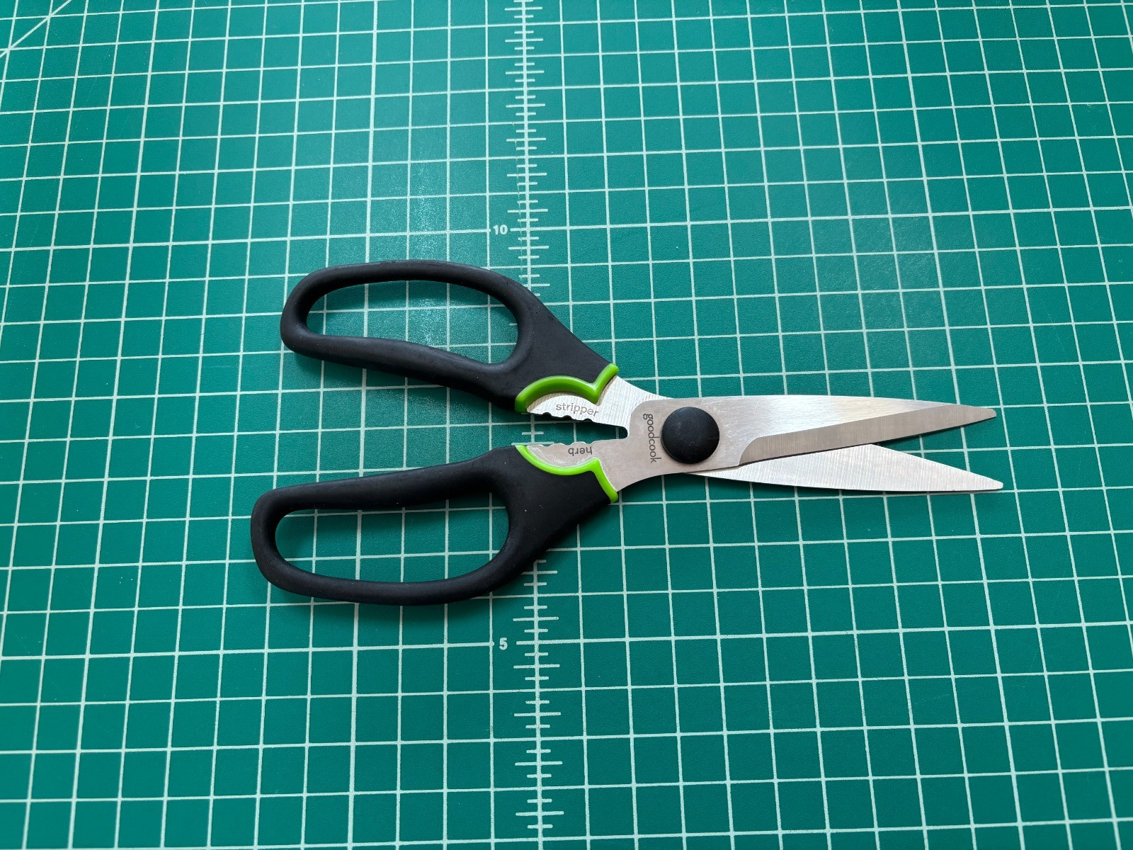 GOOD COOK TOUCH KITCHEN SHEARS W/HERB STRIPPERS - COMFORT GRIP -STAINLESS BLADES