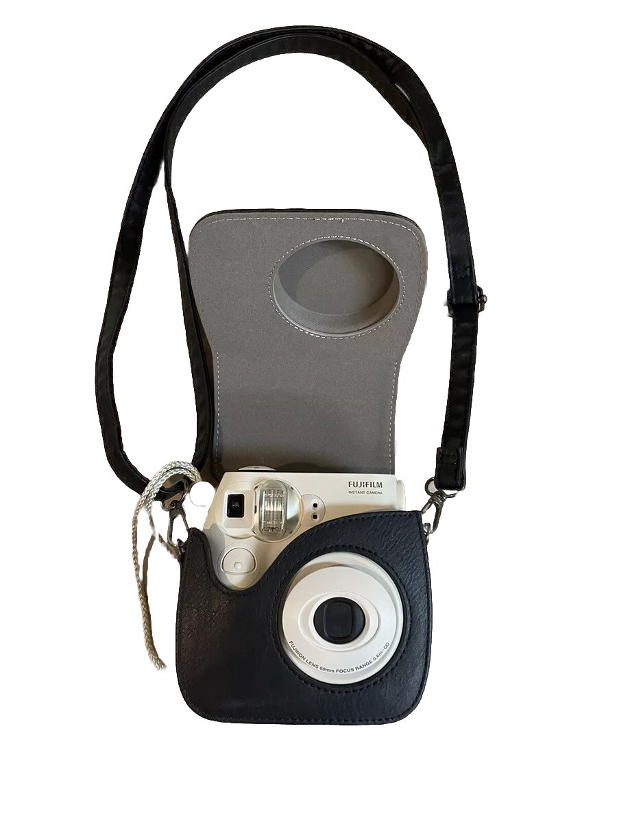 Fujifilm Instax Mini 7S White Auto Focus Built-in Flash Light Camera + Case Nice