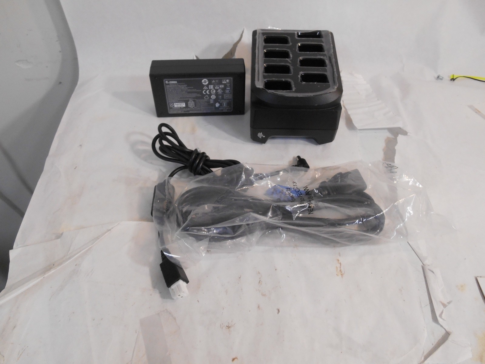 Zebra SAC-RS51-8SCHG-01 Zebra 8-Slot Battery Charger for RS5100 Series & Cord