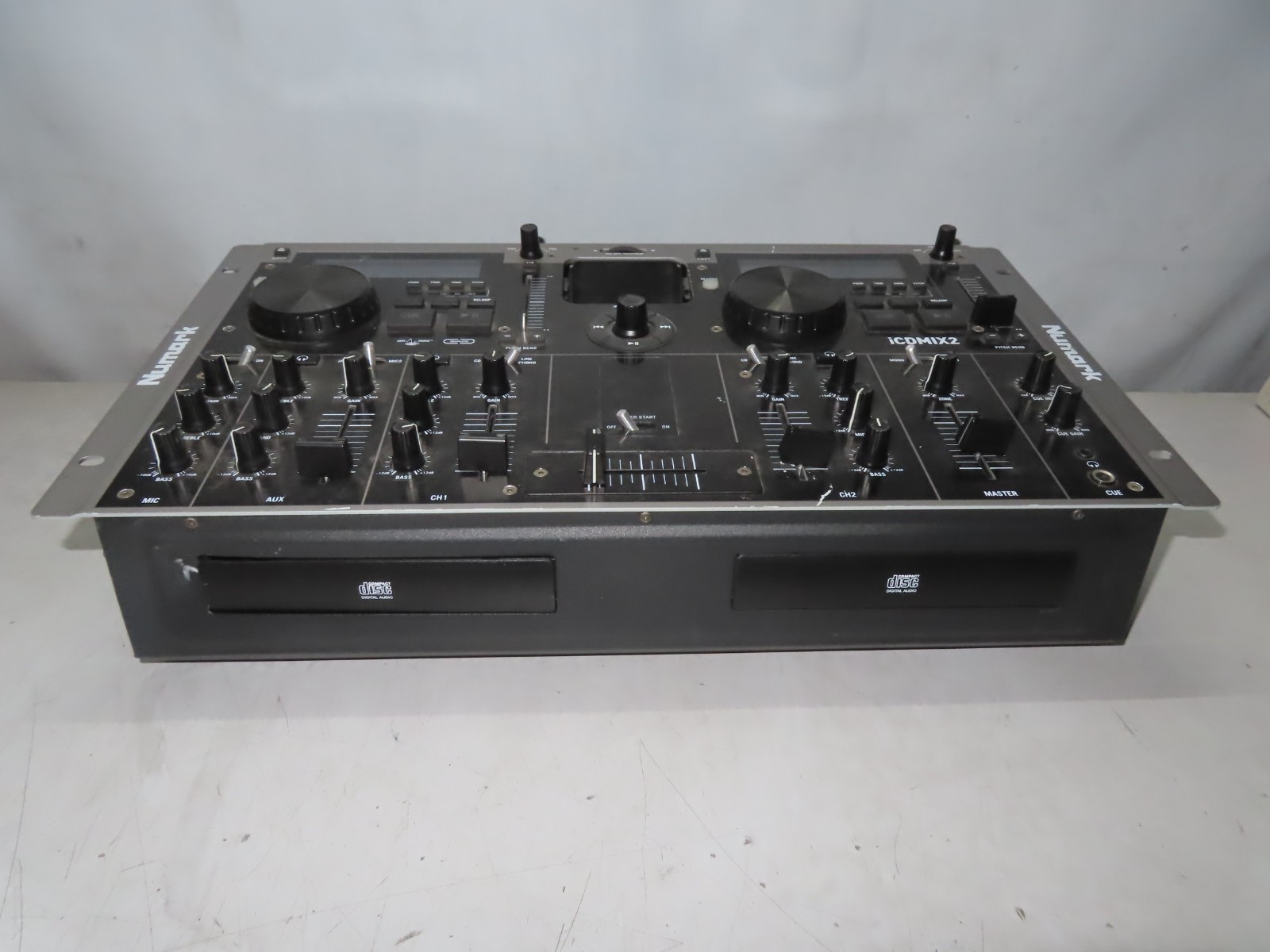 Numark iCDMIX2 Dual 2 Channel CD iPod DJ Controller Integrated Mixer.