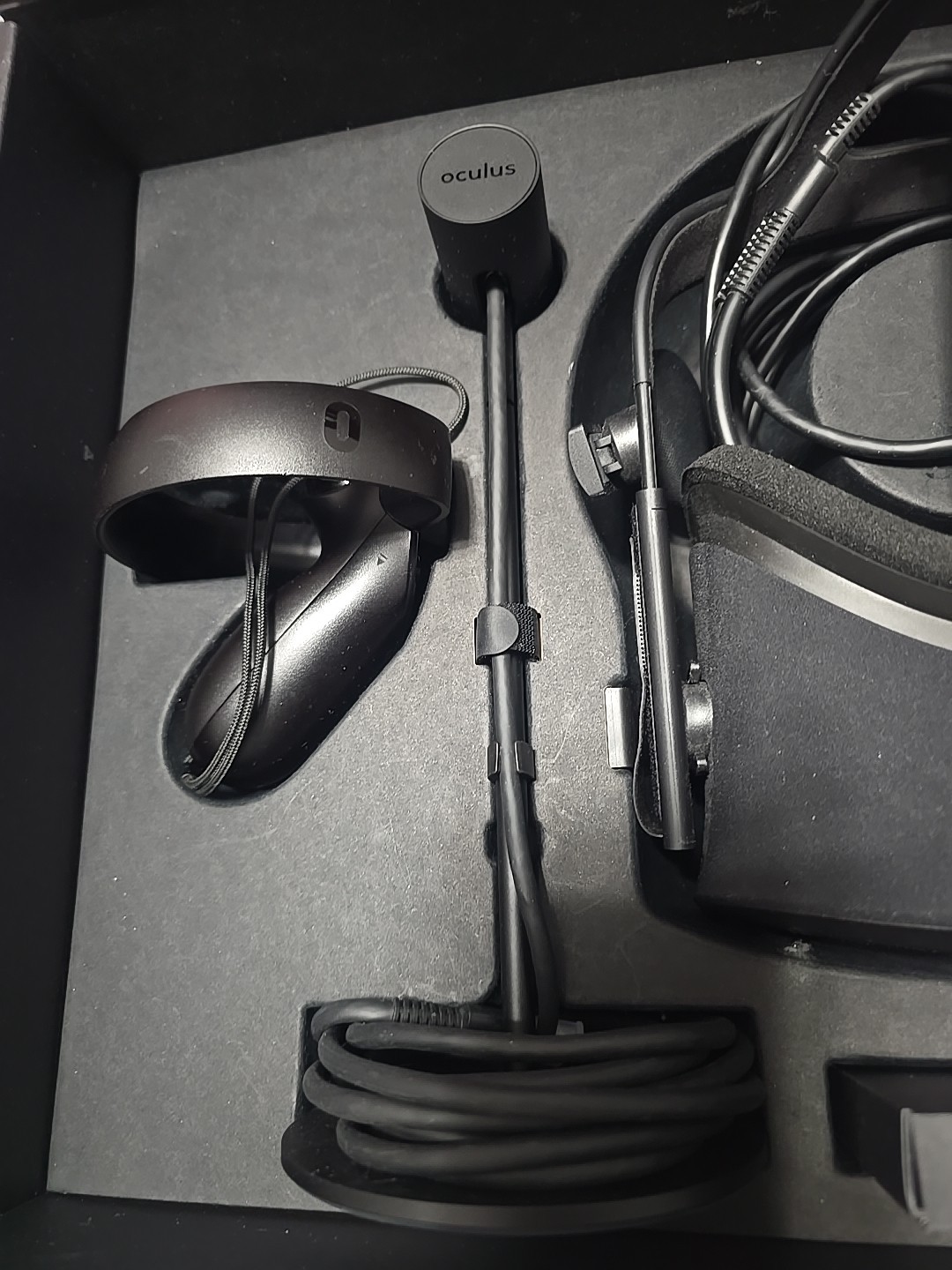 Meta Oculus Rift VR Headset- Black W Extra Sensor And Cables