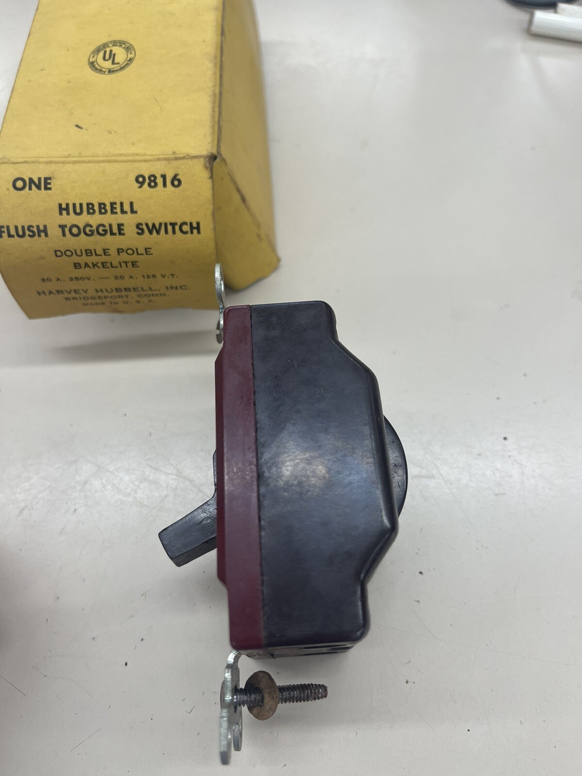 Hubbell 9816 Flush Toggle Switch Double Pole Bakelite Maroon