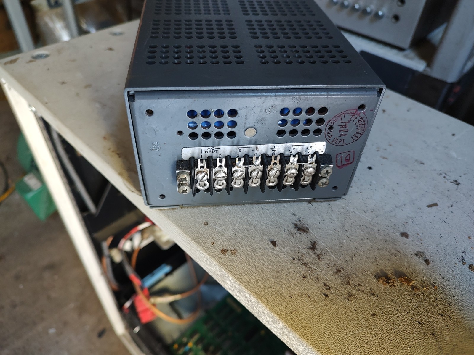 Old Lambda Lm-225 DC Power Supply