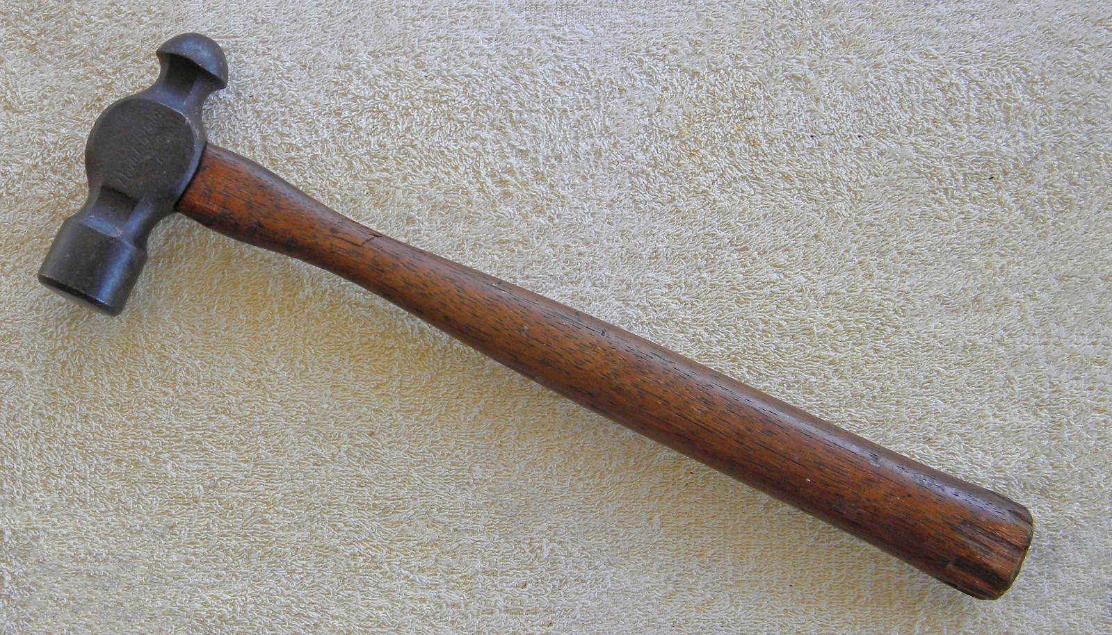Vtg New Britain H16-1 Ball & Peen 16 Oz Hammer w Hickory Wood Handle, 14" Length