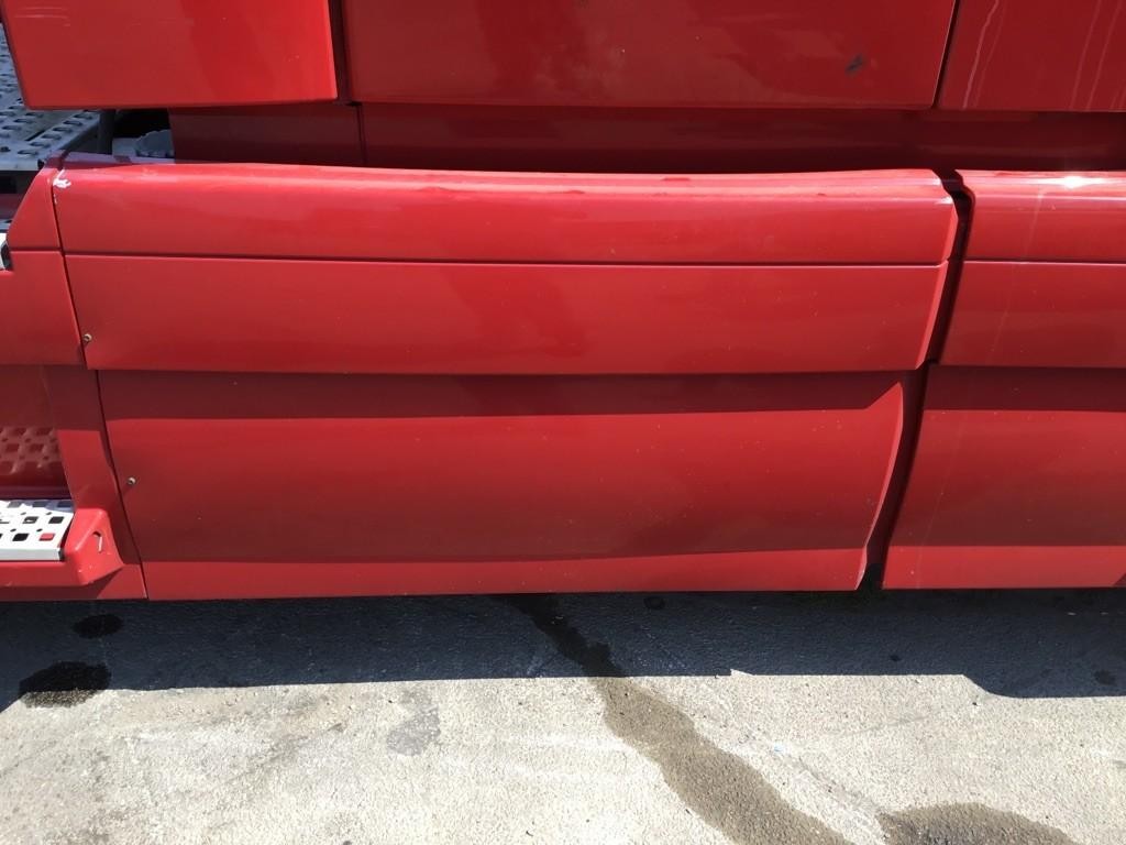 For 2011 VOLVO VNL SIDE FAIRING Right ,  OH