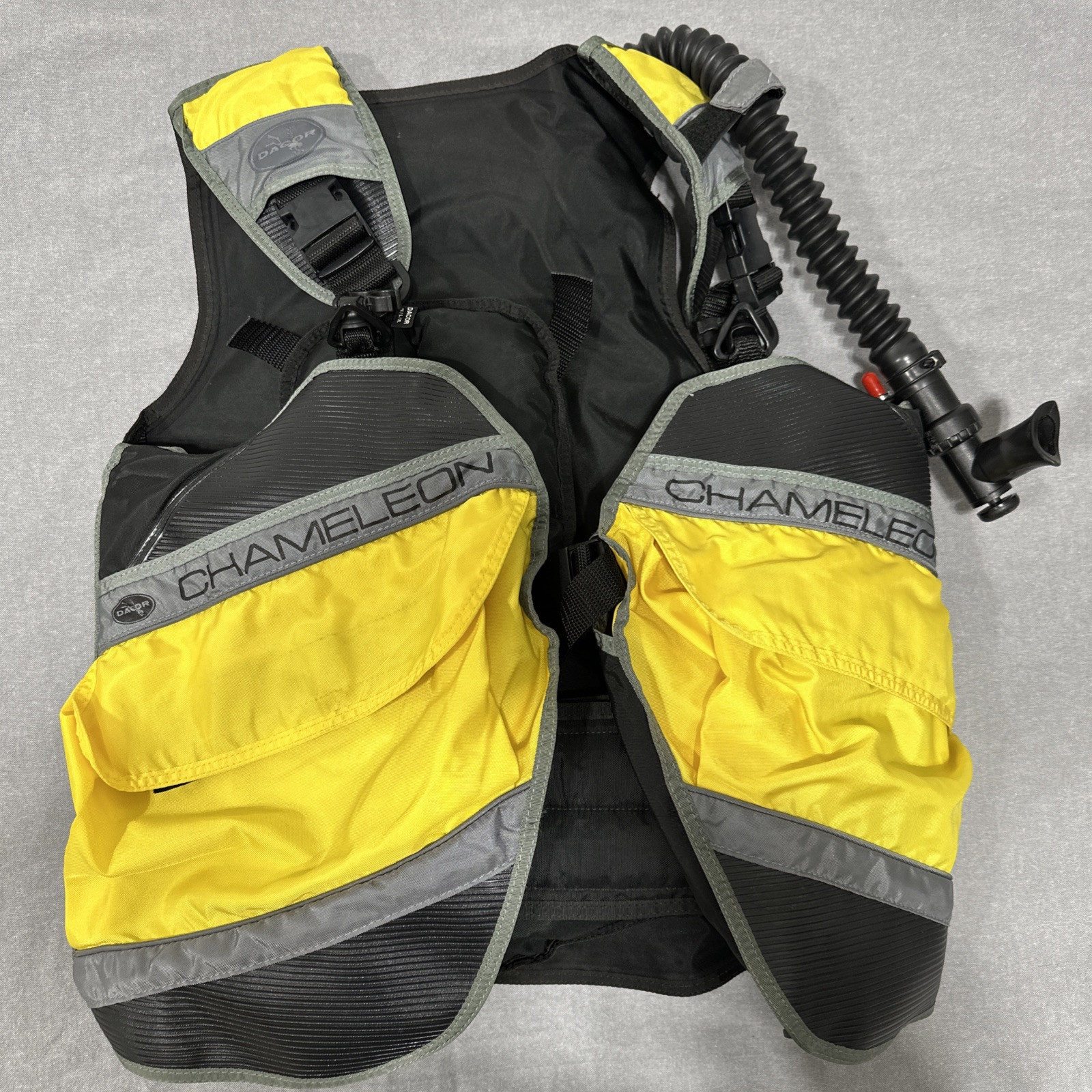 DACOR CHAMELEON Black/Yellow BUOYANCY COMPENSATOR DEVICE BCD Scuba Diving Sz M
