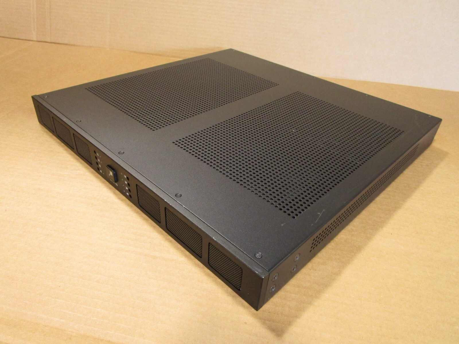 Sonance DSP 8-130 AMP Multi-Channel Amplifier - Great Item -