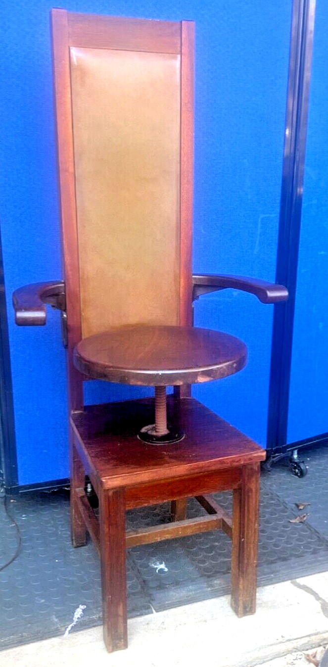Antique Medical Exam Chair Doctor Dentist W. D. Allison Co.  1900’s Physician ￼