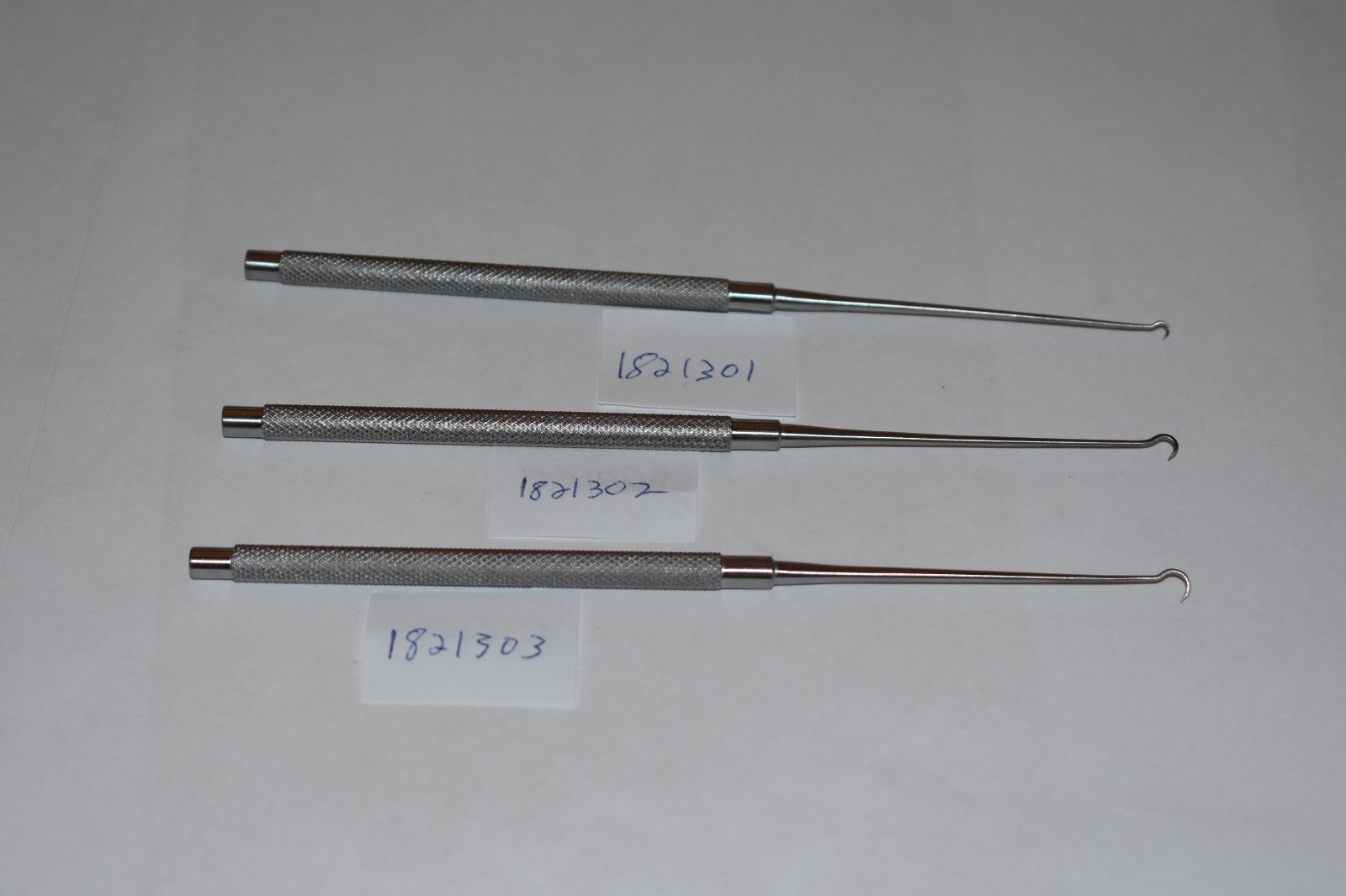 3 PC SET KLEINERT-KUTZ SKIN HOOK 6.25" SMALL 3MM, MEDIUM 5MM AND LARGE 7MM