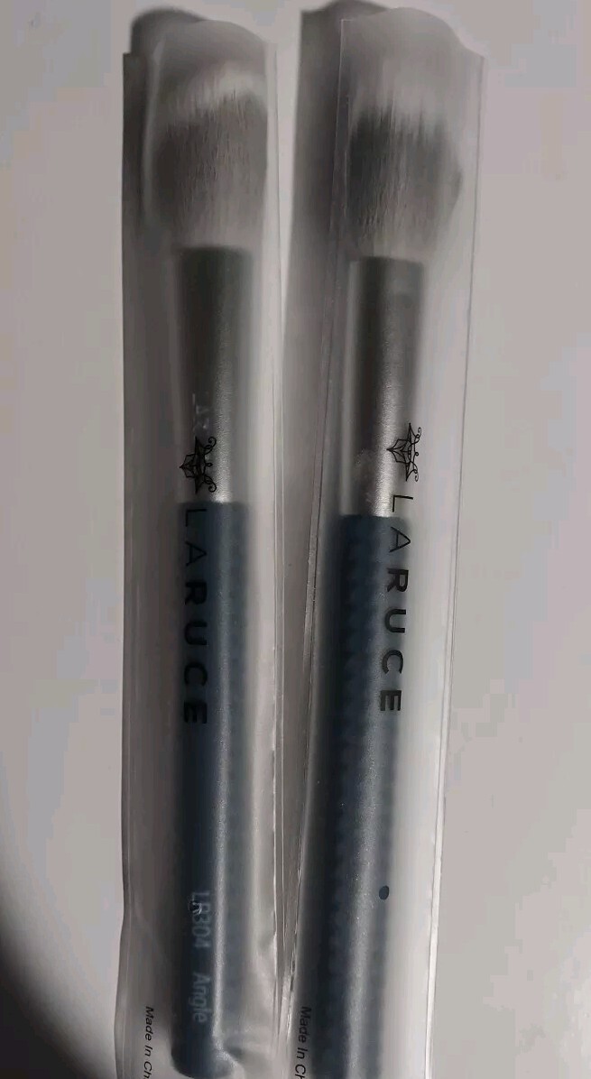 Laruce LR304 Angle Brush (Cheek) And LR316 Duo Fibre Brush (full size) Denim NEW