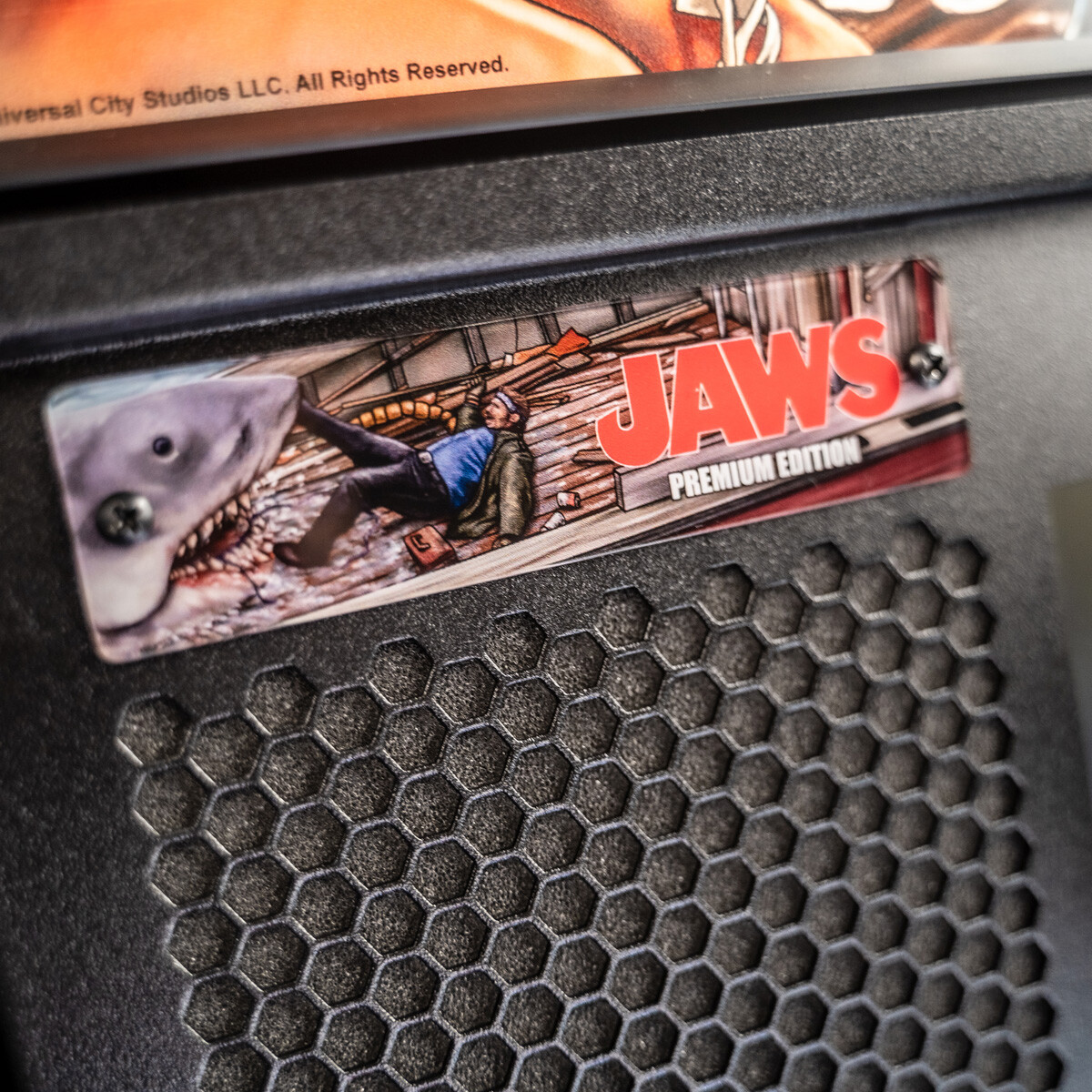 Stern Jaws Premium Pinball Machine