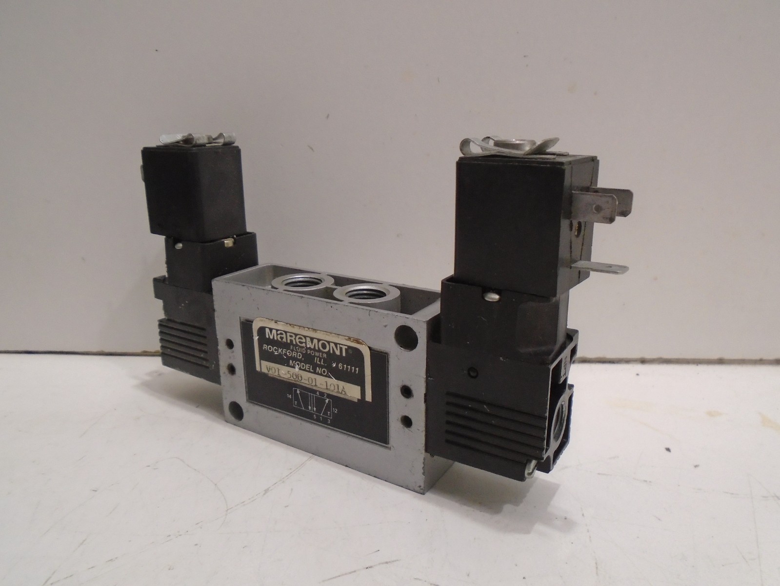 MARADYNE / MAREMONT FLUID POWER V01-500-01-101A PRESSURE SWITCH 110V