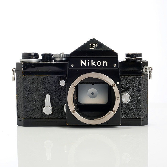 Nikon F Eye Level Black 35mm SLR Film Camera Body from Japan E0423