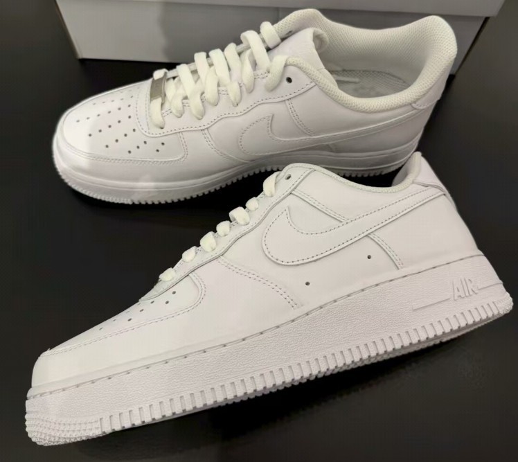 Men's Nike Air Force 1 "Triple White" Low Top Classic Sneakers-White