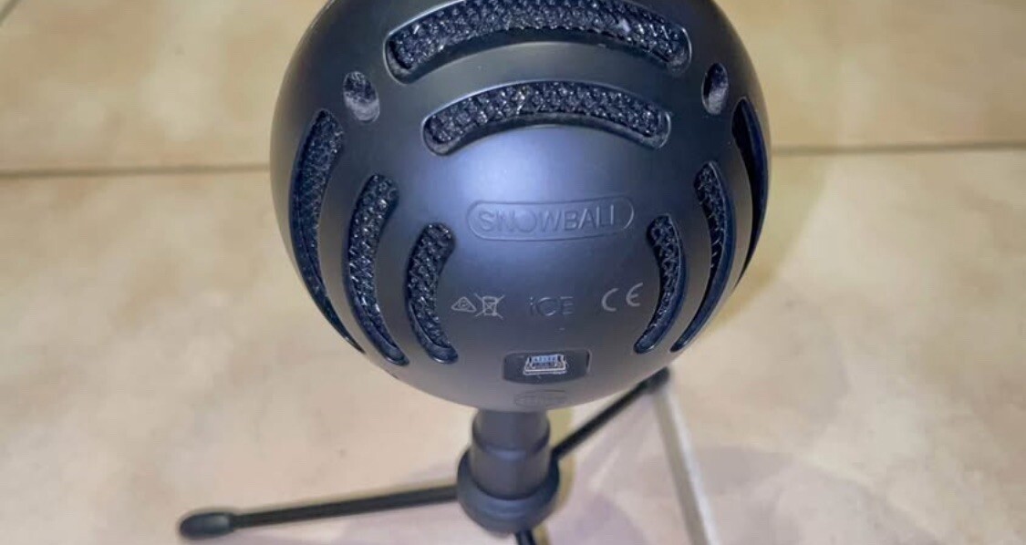 BLUE MICROPHONE SNOWBALL ICE