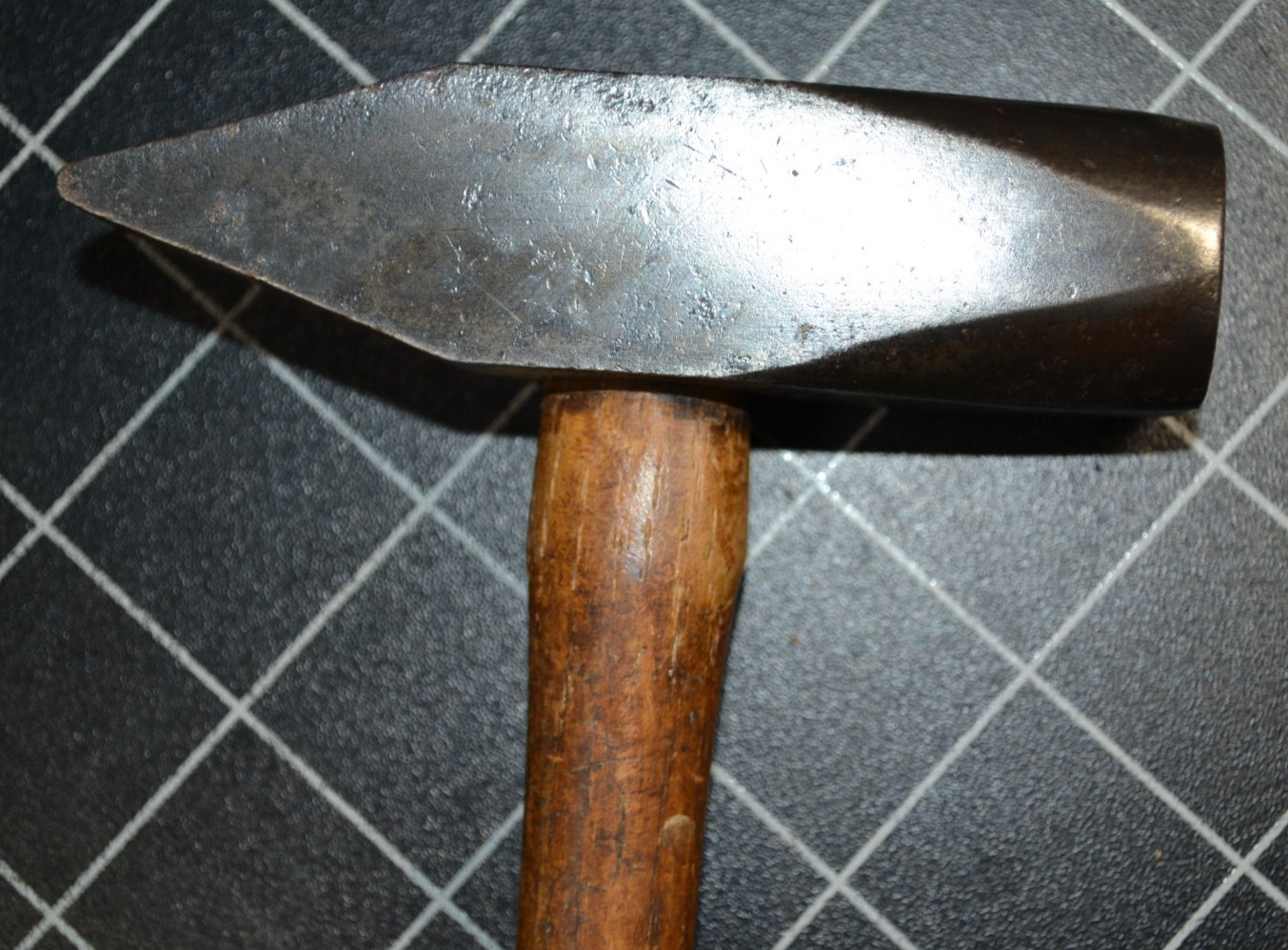 FAYETTE R. PLUMB - TINNERS' RIVETING HAMMER - #6 - ALL ORIGINAL