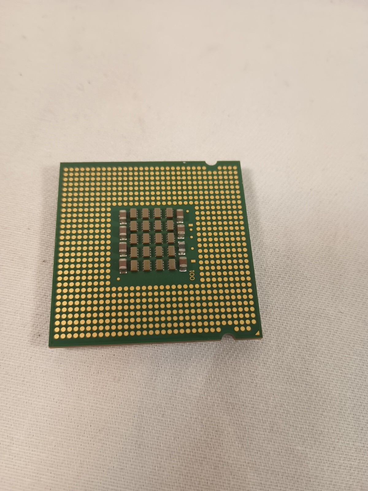 Intel Pentium D 820 2.8GHz /2M /800 / 05A CPU SL8CP socket 775 dual-core