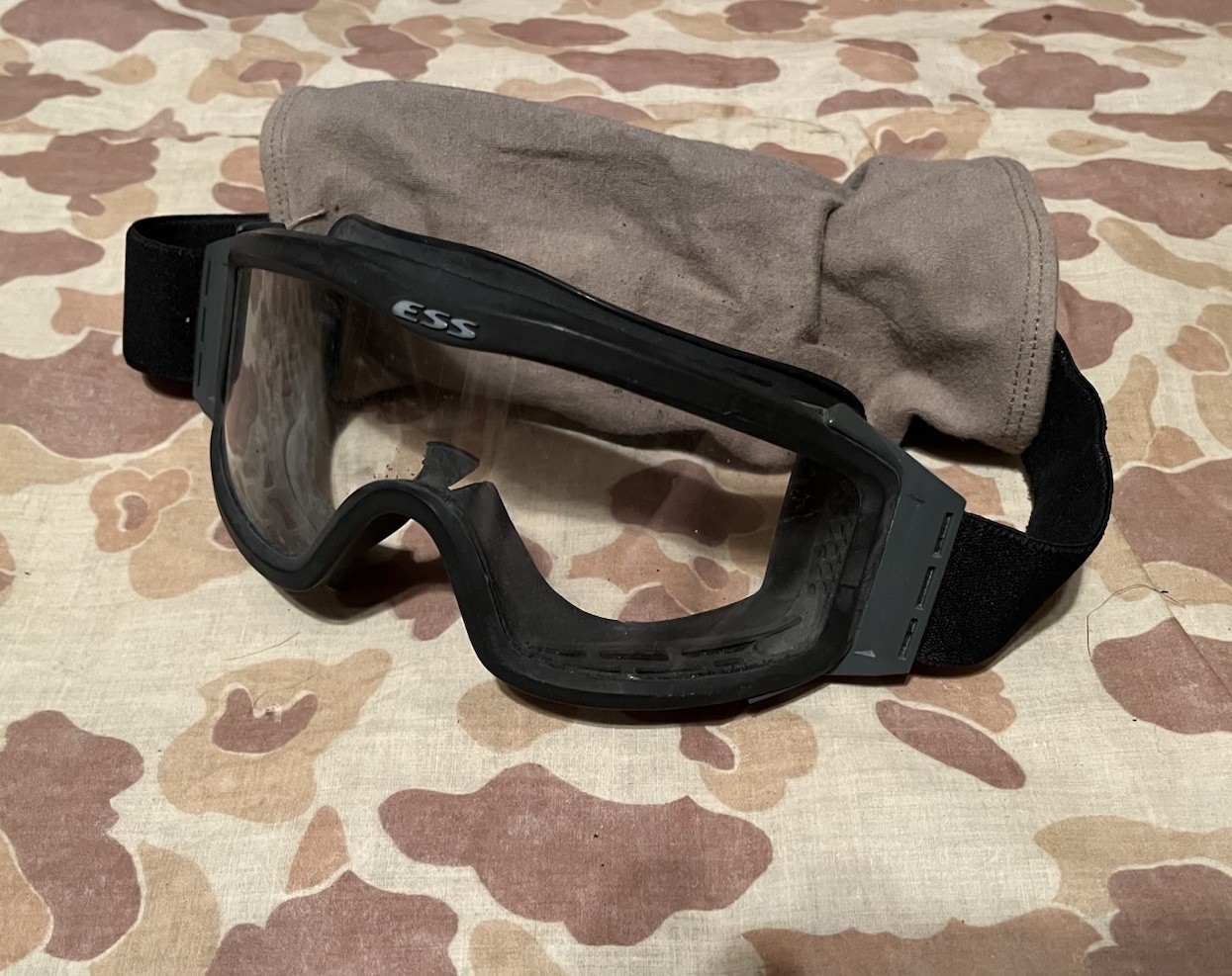 USGI ESS Ballistic goggles Iraq Afganistan Era Original  With Cover